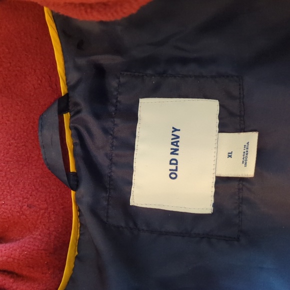 Men's Puffer Vest - Picture 3 of 3